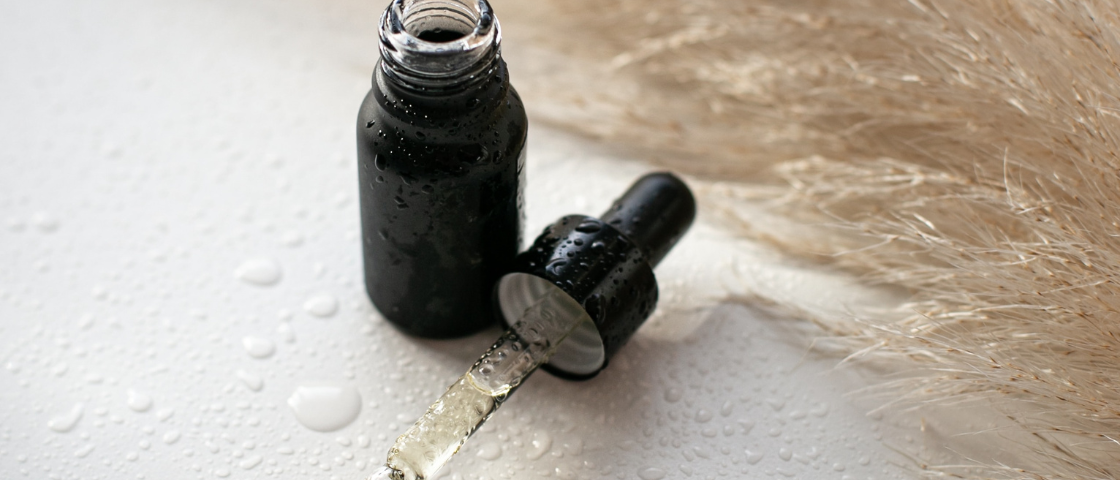 Image d'huiles essentielles pour l'article sur les produits d'entretien